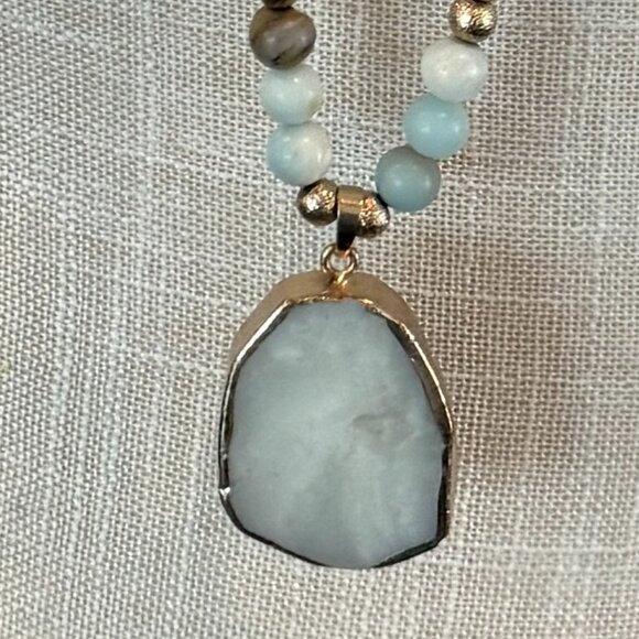 Artisan Agate Slice Pendant Mixed Material Necklace - Picture 7 of 11